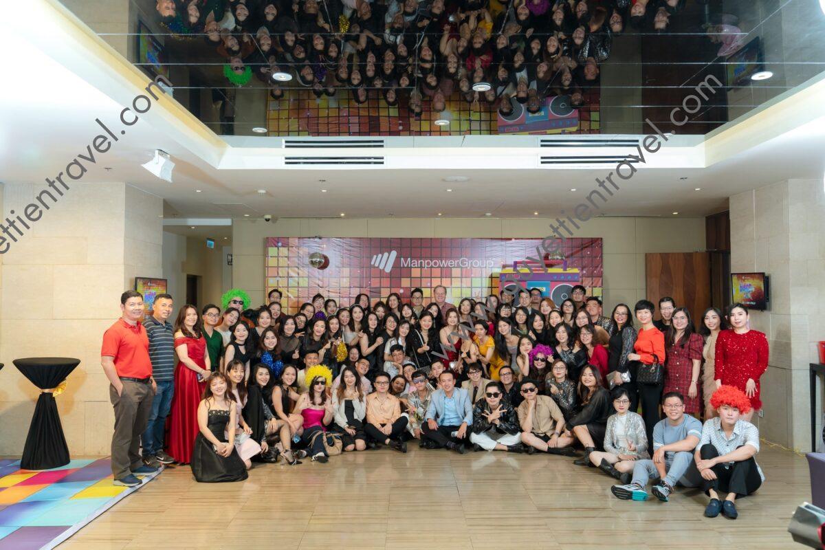tiệc year end party Quyết Tiến Travel tổ chức event