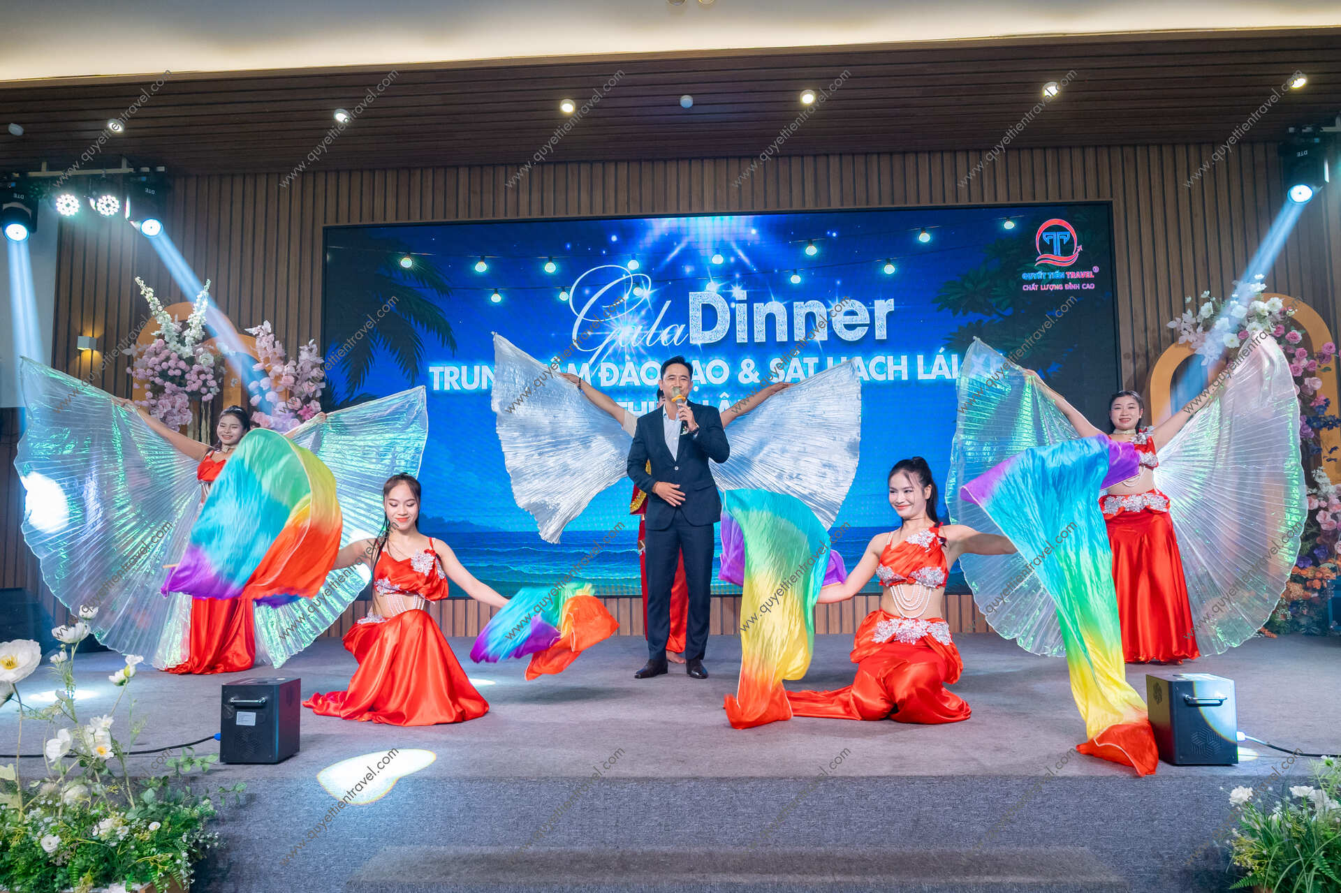Cho thuê MC sự kiện tại Bảo Lộc | MC Teambuilding & Gala Dinner #1 4 Cho thuê MC sự kiện tại Bảo Lộc - Quyết Tiến Travel & Events