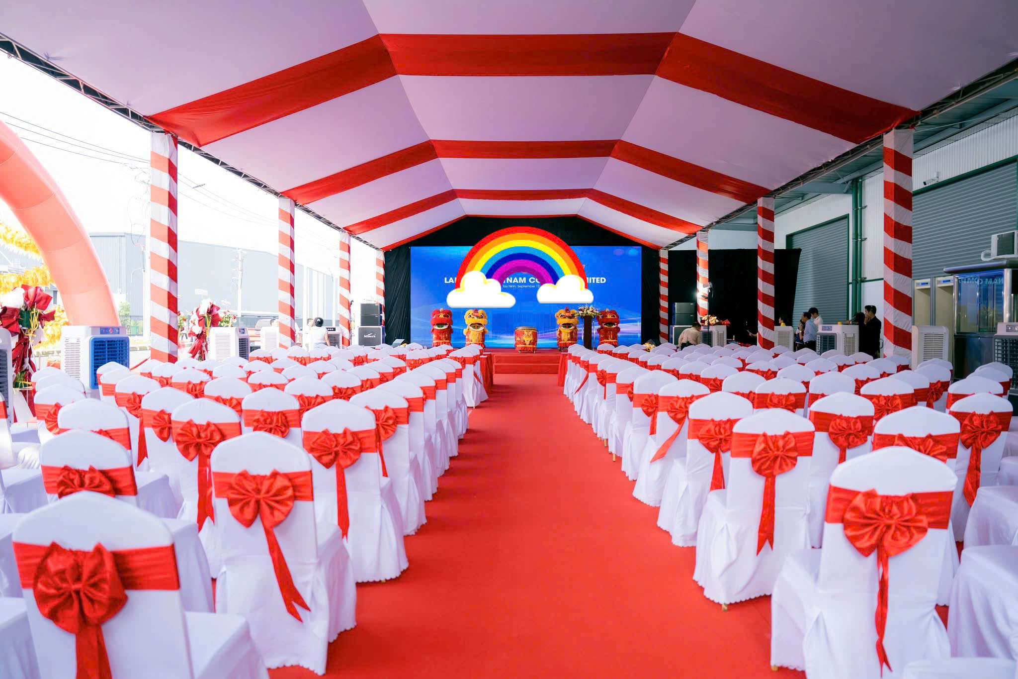 sự kiện khai trương