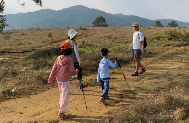 tour trekking cho tre em bao loc 1 scaled e1776138957148