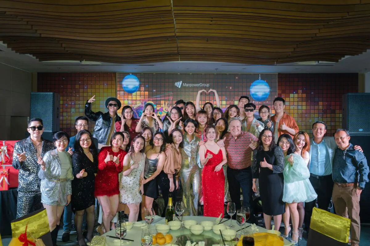 tiệc year end party Quyết Tiến Travel tổ chức event