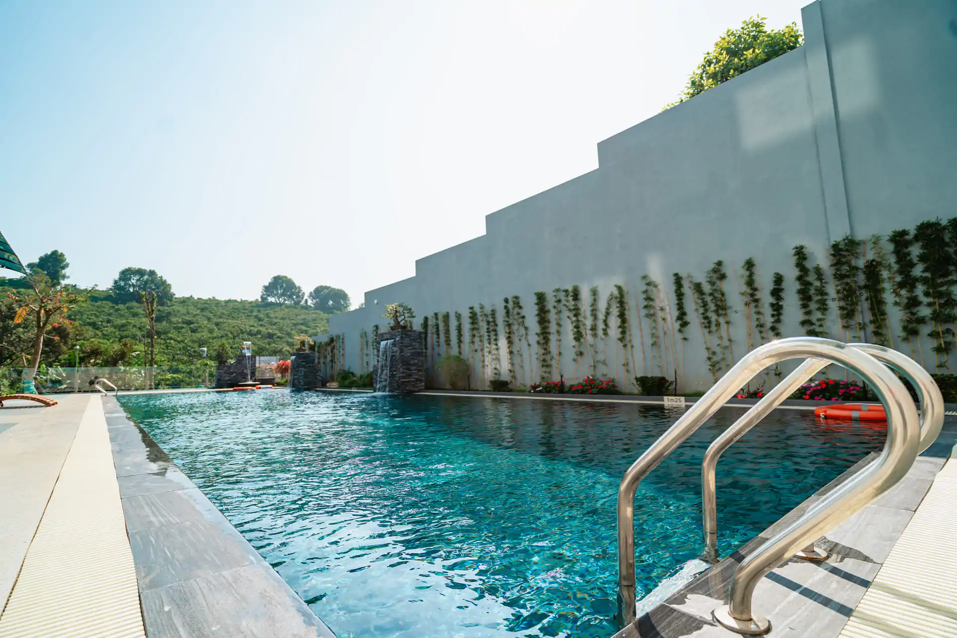 HOÀNG THIÊN HOTEL BẢO LỘC 16 HỒ BƠI HOÀNG THIÊN HOTEL BẢO LỘC