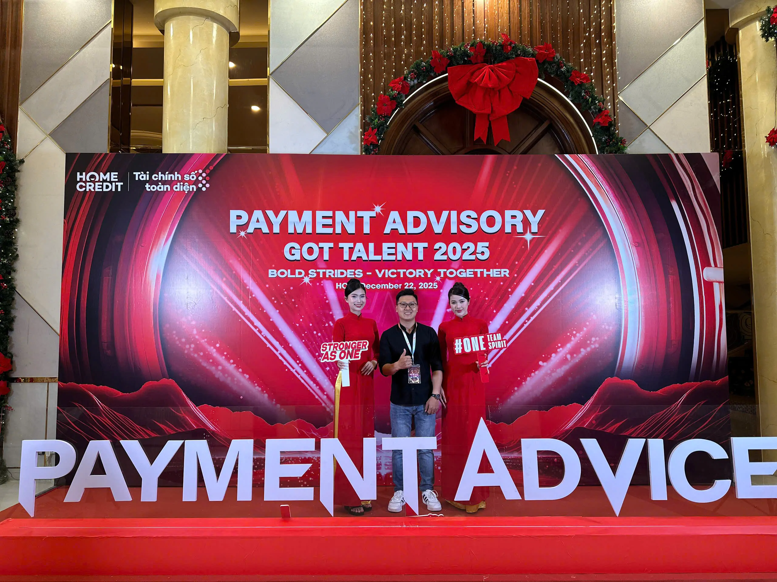 Quyết Tiến Event cho thuê khung photo booth sự kiện lâm đồng